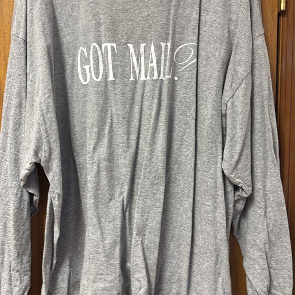 Gildan USPS Gray Long Sleeve Shirt Got Mail?' Print United States Postal Service